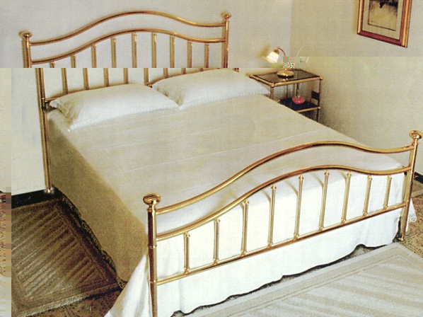 Letto su misura in ottone, acciaio inox a Verona - Inox OR Letto su misura in ottone, acciaio inox a Verona - Inox OR