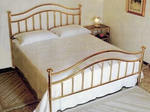 Letto su misura in ottone, acciaio inox a Verona - Inox OR Letto su misura in ottone, acciaio inox a Verona - Inox OR