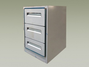 CHEST OF DRAWERS